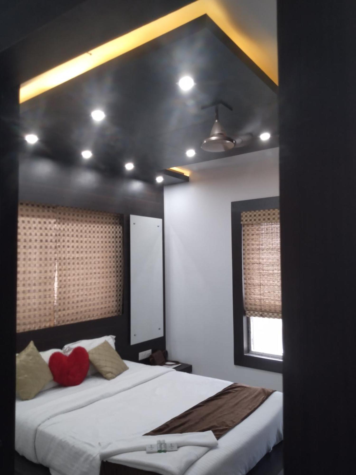 La Platina Premium Suites, Near Puri Sea Beach Kültér fotó